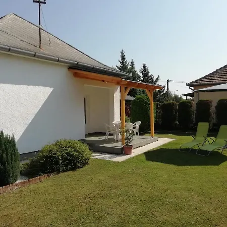 Feriehus Kati's Nyaralohaz Balatonkeresztúr